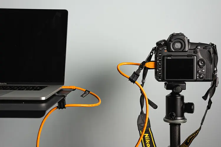 Cara Memotret Layaknya Pro! Hasil Jepretan Langsung Tampil di Layar Laptop (Tethered Shooting)