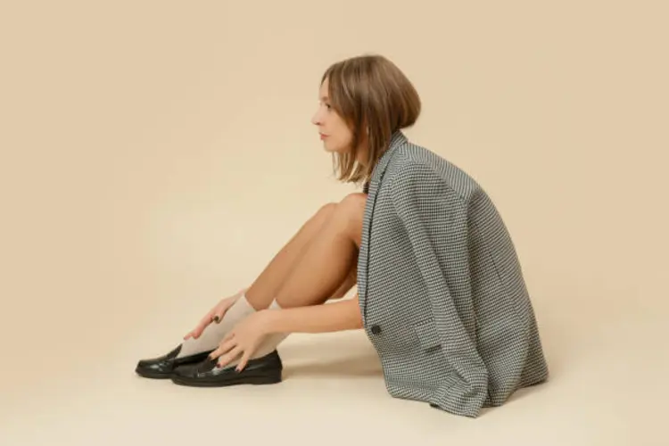 Cara Menyesuaikan Flat Shoes dengan Berbagai Jenis Pakaian Agar Tampil Stylish