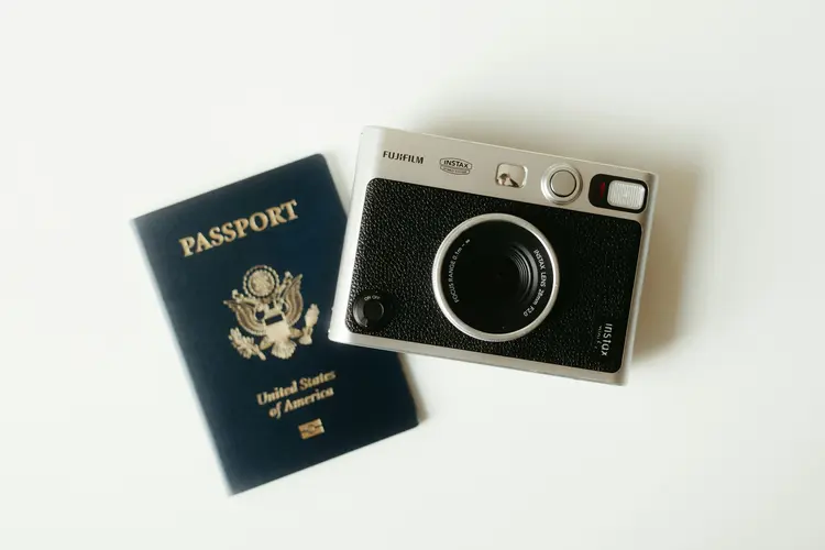 Pilih Kamera Traveling Hemat? Cek 3 Pocket Camera Tahan Banting Ini