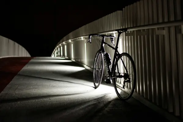 5 Tips Gowes Malam & Jarak Jauh, Biar Aman dan Tetap Fit