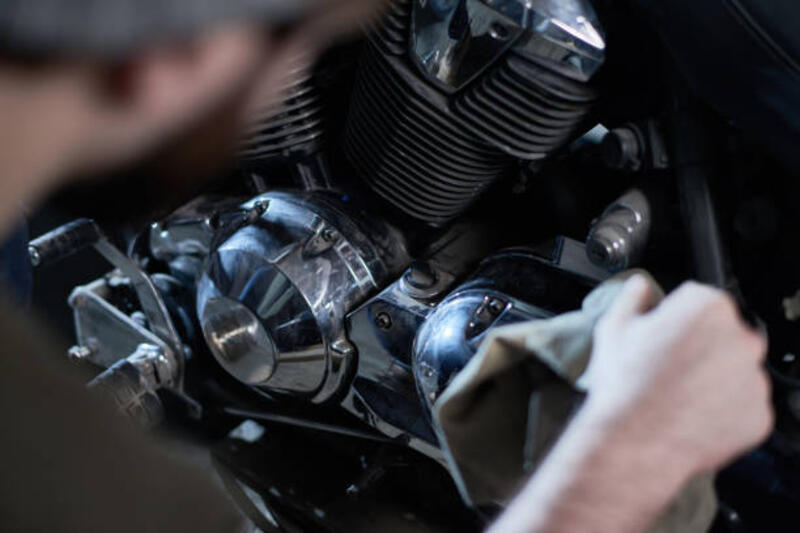 desain sepeda yang unik - motorcycle engine cleaning potret stok, foto, &amp; gambar bebas royalti