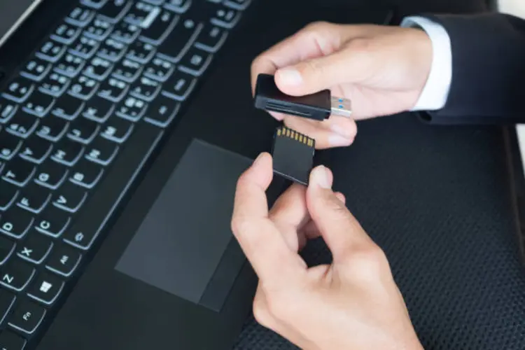 Kerja Fleksibel di Era Digital dengan Bantuan Card Reader OTG