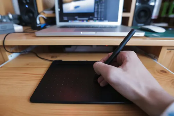 Tips Memilih Pen Tablet yang Nyaman untuk Desain dan Ilustrasi