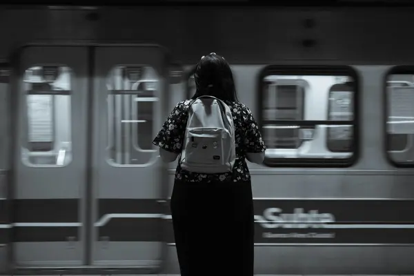 Tas Selempang Multifungsi Terbaik untuk Kamu yang Sering Komuter