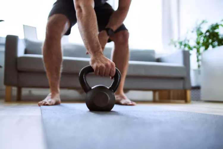 Kettlebell Bisa Bantu Turunkan Berat Badan, Begini Cara Pakainya