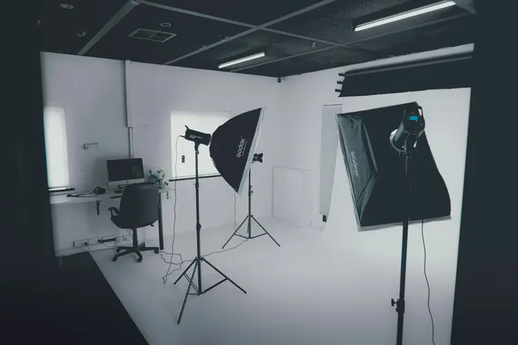 Siap Jadi Fotografer Pro? Ini Starter Kit Wajib untuk Studio Fotografi