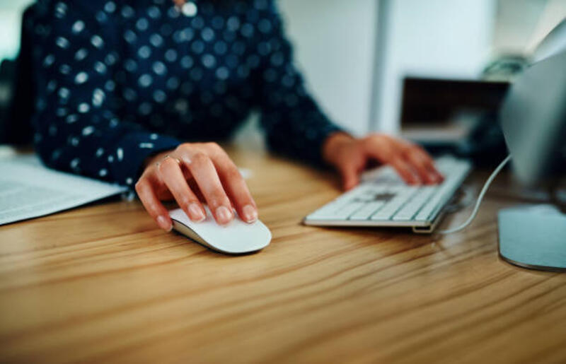 hanya larut malam - wireless mouse potret stok, foto, & gambar bebas royalti