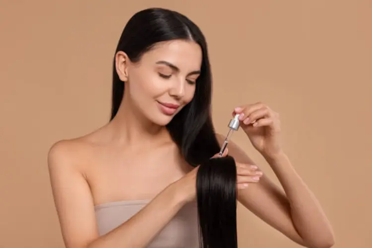 Waktu Terbaik Mengaplikasikan Hair Serum, Sebelum atau Sesudah Keramas?