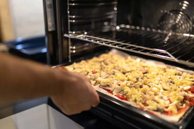 Oven Listrik vs Oven Gas, Mana yang Lebih Efisien Buat Dapur Kamu?