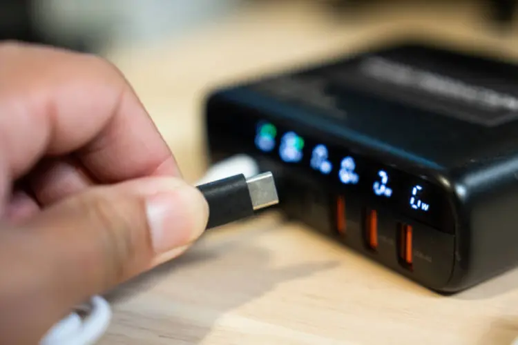 Jangan Abai! 5 Cara Merawat Charger Multi Port Agar Awet dan Tidak Merusak HP