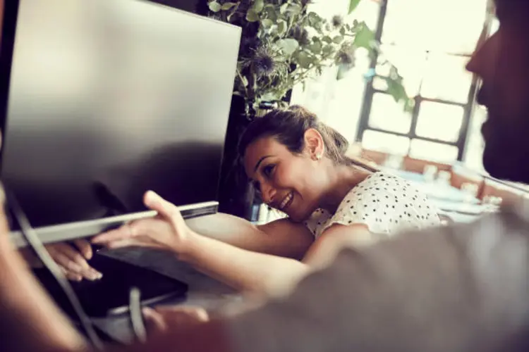 5 Tips Pasang Monitor PC untuk Kerja dan Gaming Lebih Nyaman
