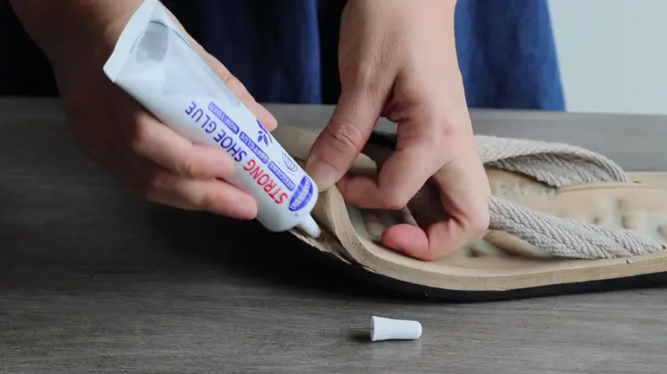 lem sepatu super lengket kuat original lem korea lem sepatu super kuat anti air lem sepatu paling kuat lekat sepatu khusus untuk perbaikan sepatu tumit tinggi tahan air tegar tidak mengukir transparan kualitas tinggi tidak mengubah warna dan menyerap keju