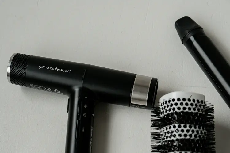 Cuma Butuh 10 Menit! Ini Rahasia Rambut Lurus dan Bervolume Seperti Habis dari Salon