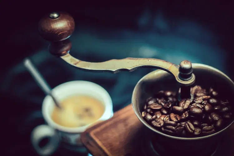 Kenapa Rasa Kopi Bisa Berbeda? Rahasianya Ada di Tingkat Gilingan