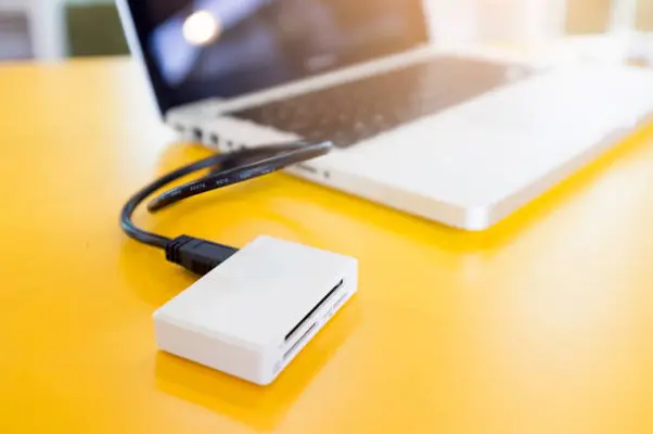 Biar Awet, Ikuti 5 Tips Menggunakan Card Reader di Laptop dan PC Ini!