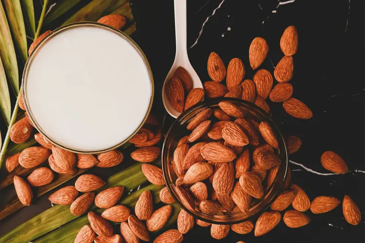 Kenapa Almond Milk Bisa Jadi Pilihan Tepat untuk Diet dan Gaya Hidup Sehat