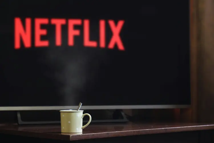 Dulu TV Kabel, Sekarang Streaming! Smart TV Bikin Nonton Makin Fleksibel!