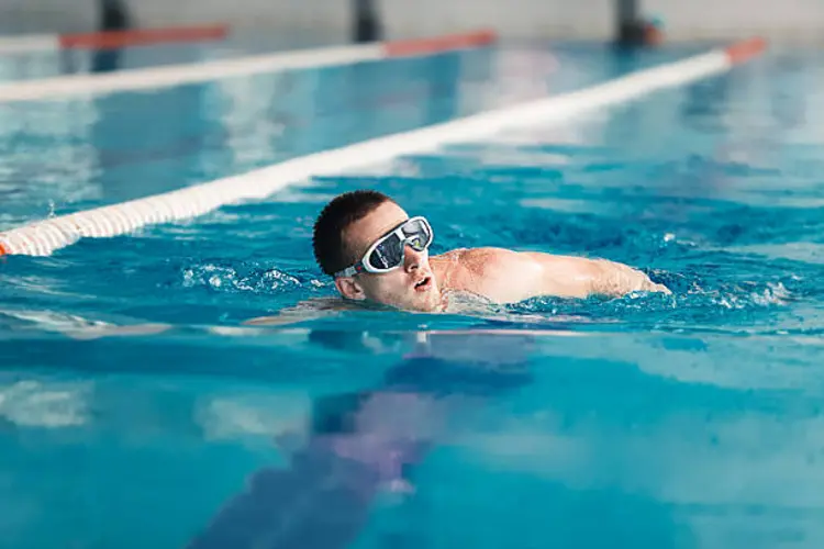 7 Tips Pilih Kacamata Renang yang Sesuai Wajah, Bye-bye Kebocoran!