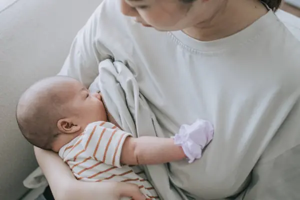 Puting Lecet Saat Menyusui? Ini Tips Mengatasinya