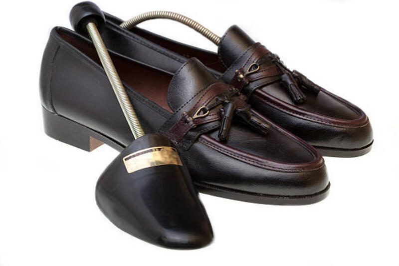 sepatu pria - shoe shaper potret stok, foto, &amp; gambar bebas royalti