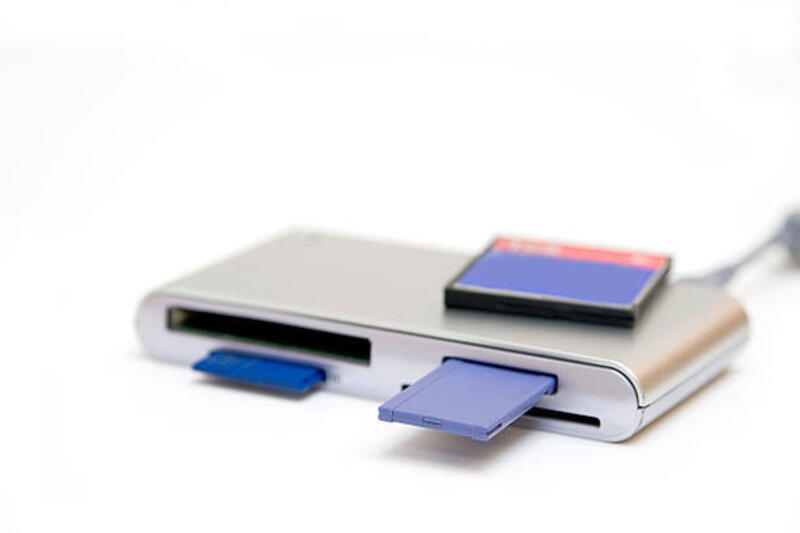 pembaca multicard - memory card reader  potret stok, foto, &amp; gambar bebas royalti