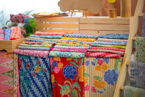Yuk, Rayakan Hari Batik Nasional dengan Bangga Memakai Batik!