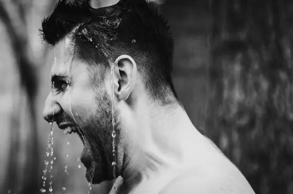 Capek Pomade Susah Hilang Saat Keramas? Coba Water Based, Lebih Praktis!