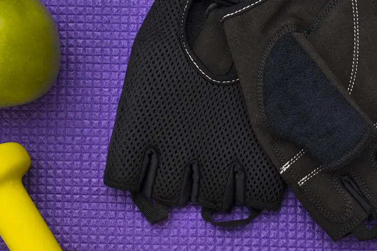 Gak Mau Tangan Kasar karena Nge-gym? Wajib Punya Sarung Tangan Ini!
