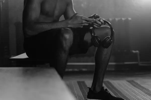 Hati-hati Volume! Ini Batas Aman Pakai Earphone saat Olahraga Menurut WHO