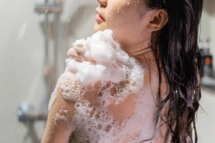 5 Cara Mandi Lebih Bersih dan Segar Sepanjang Hari, Apa Saja?