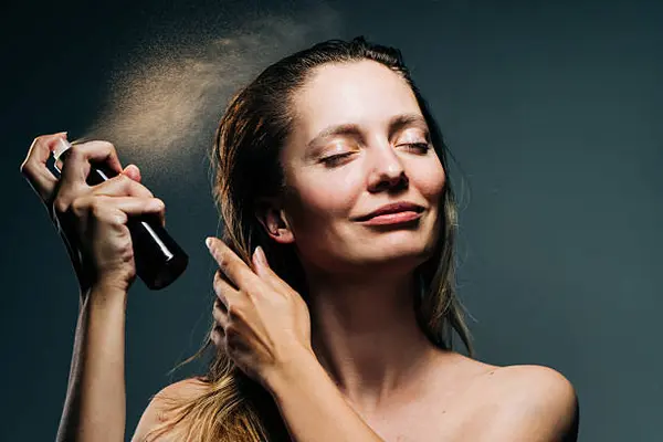 7 Manfaat Hair Mist untuk Rambut, Kapan Waktu yang Tepat Memakainya?