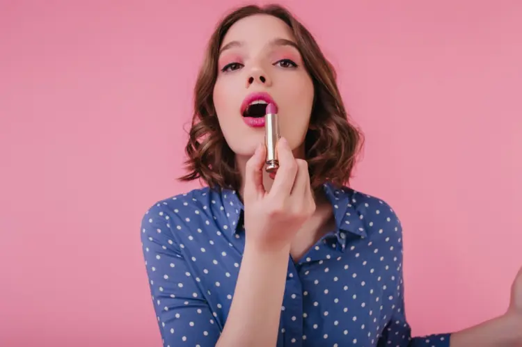 Lip Tint vs Lipstick: Mana Pilihan Terbaik untuk Sehari-hari?
