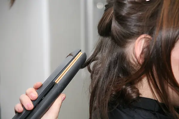 5 Gaya Rambut Simpel yang Bisa Kamu Coba dengan Catokan