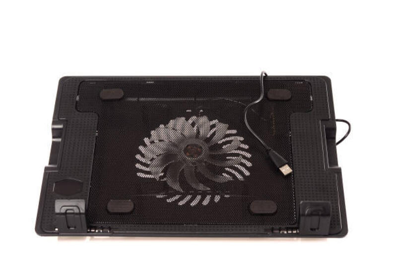 Buku catatan berdiri di latar belakang putih