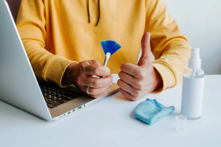 Terungkap! 5 Alat Penting yang Bisa Membuat Laptop Lebih Awet dan Selalu Bersih