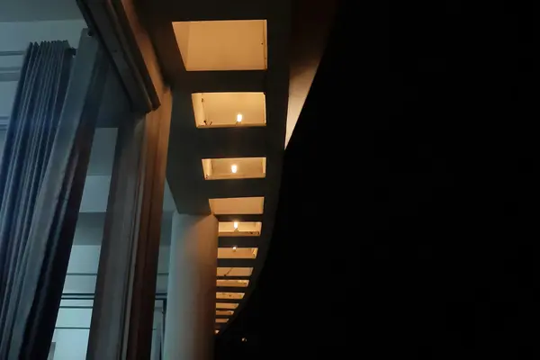Mau Hemat Energi dan Tampil Mewah? Solusi Ada di Lampu Downlight LED