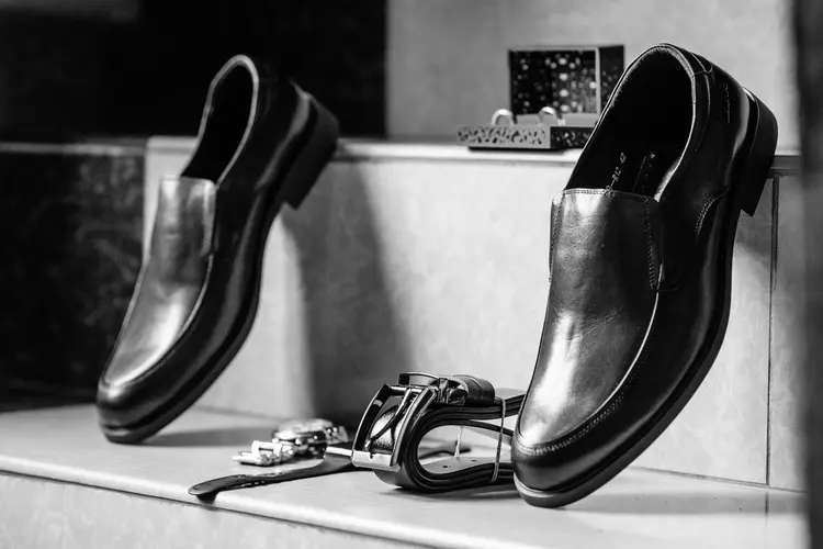 Sepatu Kantor Cepat Rusak? Begini Cara Memilih Pantofel Pria yang Awet