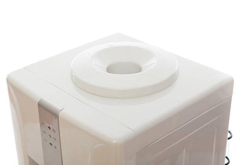 Pendingin air putih untuk konsep