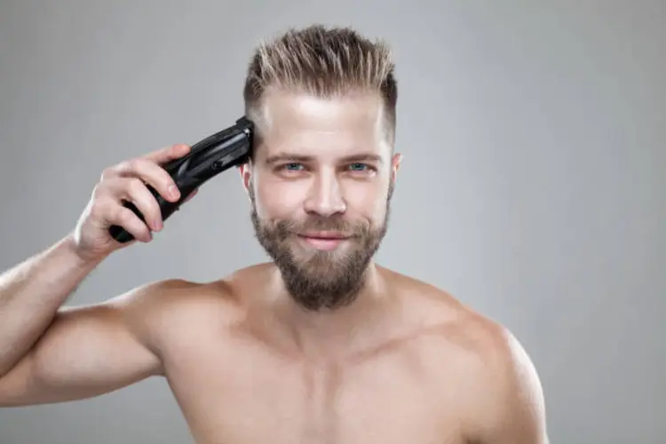 Biar Gak Kelihatan Asal Cukur, Begini Cara Pakai Hair Clipper Biar Rapi Kayak di Barbershop!