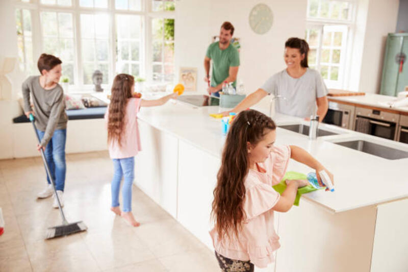 anak-anak-membantu-orang-tua-dengan-pekerjaan-rumah-tangga-di-dapur.jpg (612×408)