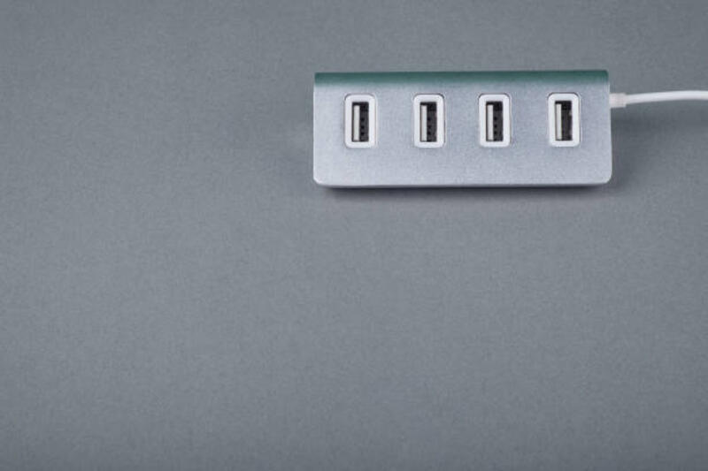 hub usb portabel - usb hub potret stok, foto, &amp; gambar bebas royalti