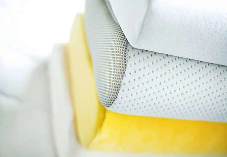 Stop Bantal Asal-Asalan! Rasakan Beda Tidur Nyenyak dengan Bantal Memory Foam