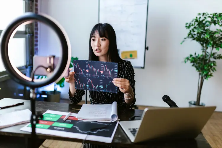 Suara Gak Jelas Bikin Omzet Jualan Live Streaming Turun! Ini Trik Simpelnya