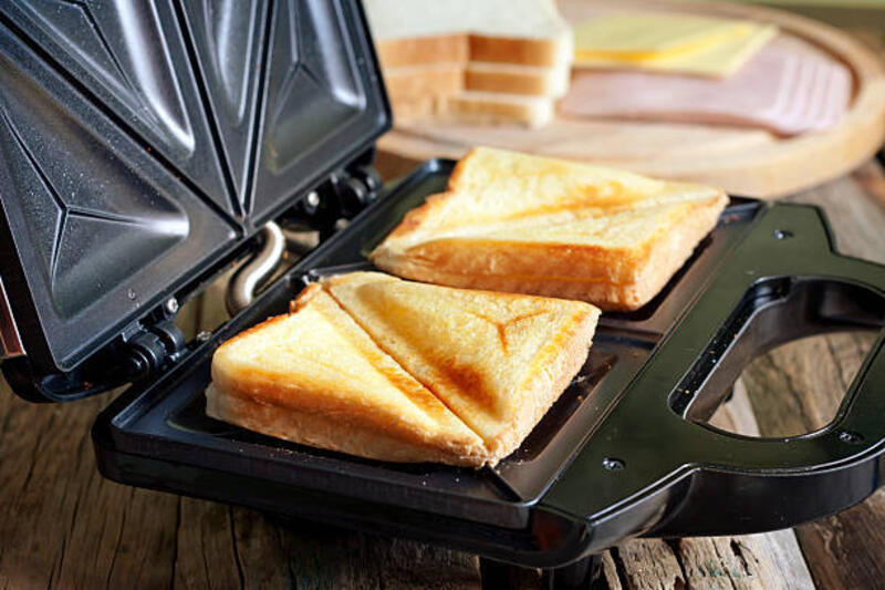 pemanggang-roti-sandwich-dengan-roti-panggang.jpg (612×408)