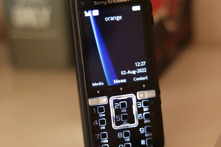 Featured Phone, Pilihan Tepat untuk Kamu yang Ingin Detox Digital, Simak Definisi & Manfaatnya!