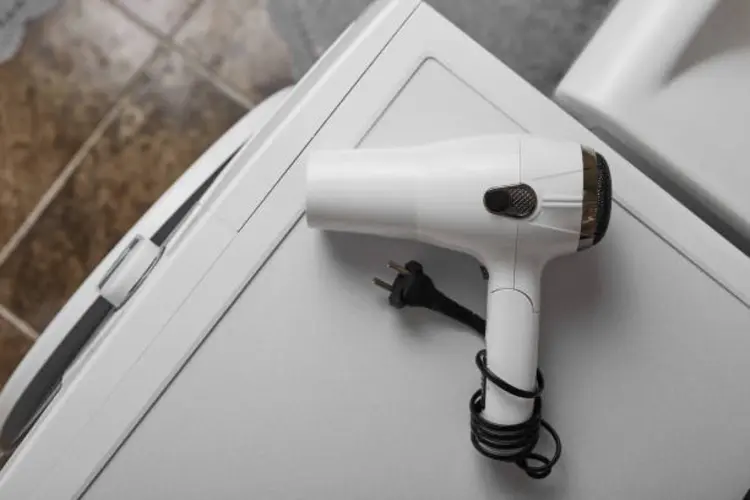 Kesalahan Menyimpan Hair Dryer yang Bikin Cepat Rusak dan Cara Menghindarinya