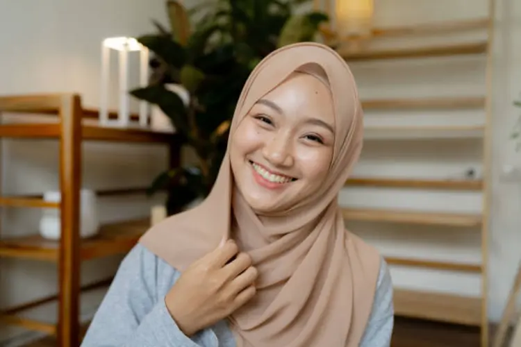 Tips Pilih Warna Ciput yang Cocok untuk Warna Hijab
