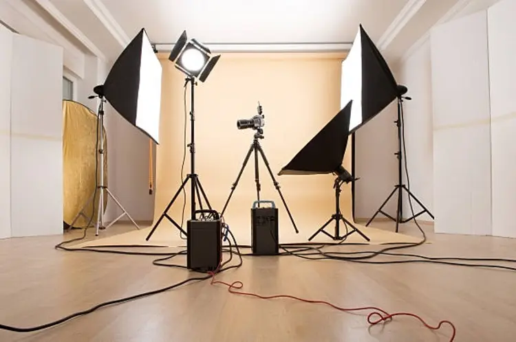 5 Tips Memilih Lampu Studio Foto untuk Pemula, Biar Hasil Foto Makin Profesional