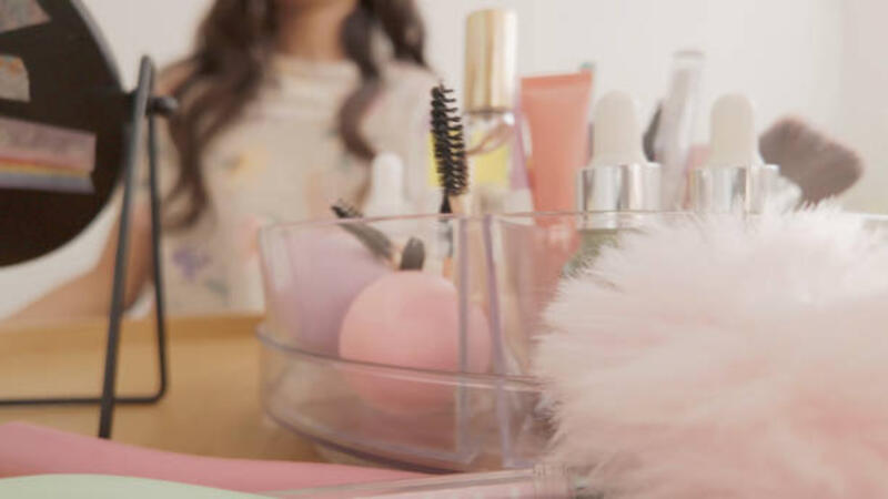 preteen-beauty-product-makeup-and-skincare-in-cosmetic-organizer-storage.jpg (612×344)