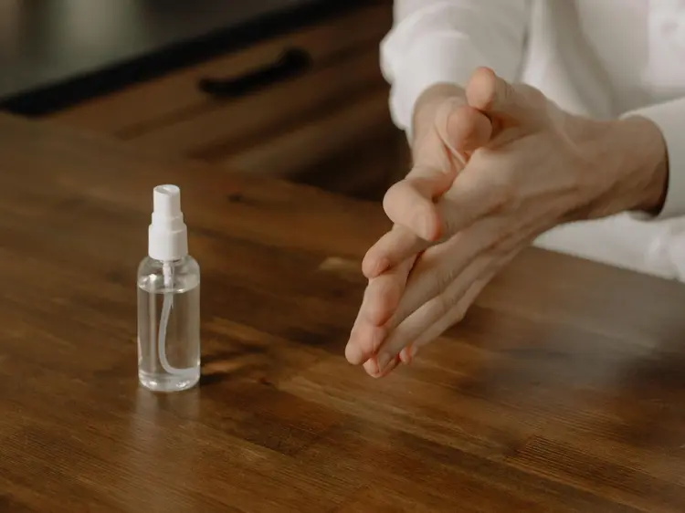 Mitos dan Fakta Hand Sanitizer, Cara Tepat Melindungi Tangan!